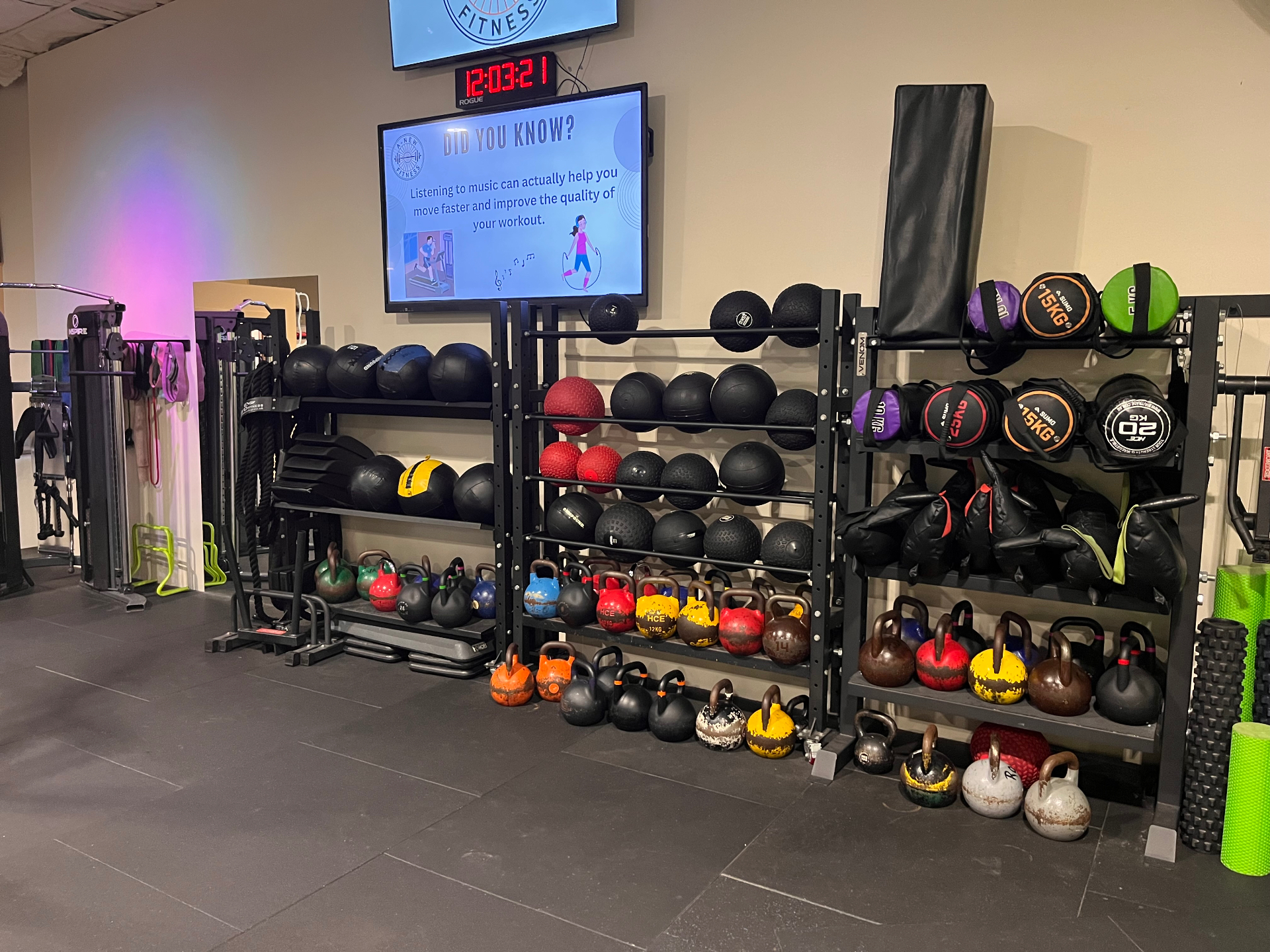 Kettlebells, slam balls and accessories